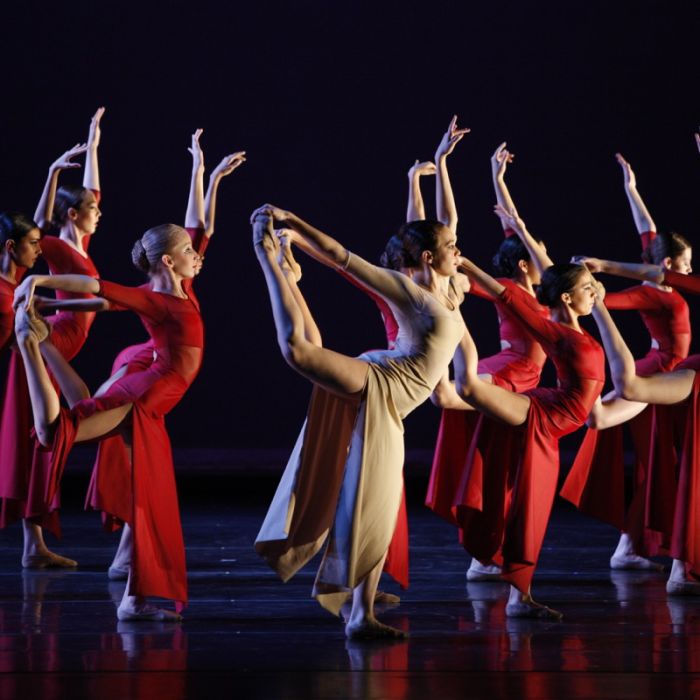 compare and contrast of classical ballet What are the similarities and differences between ballet and kabuki. compare and contrast of classical ballet What are the similarities and differences between ballet and kabuki.